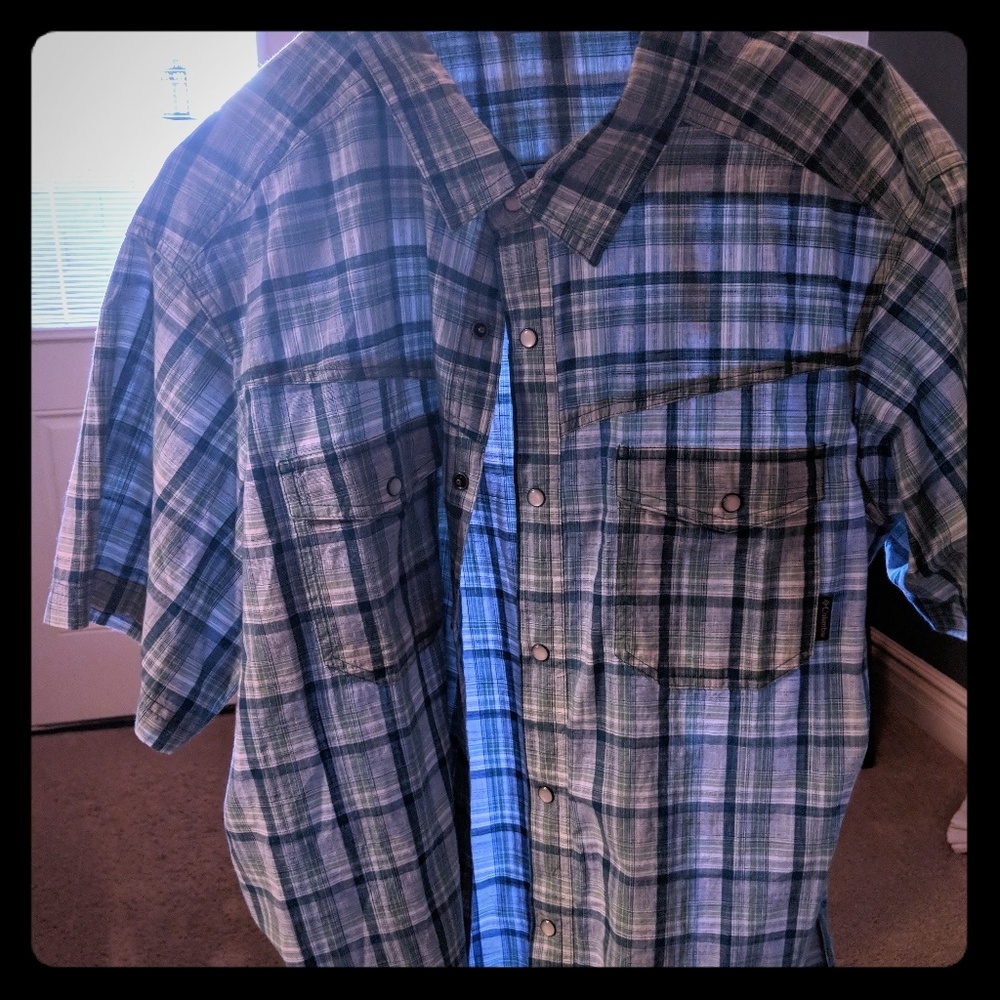 Men's casual button shirt